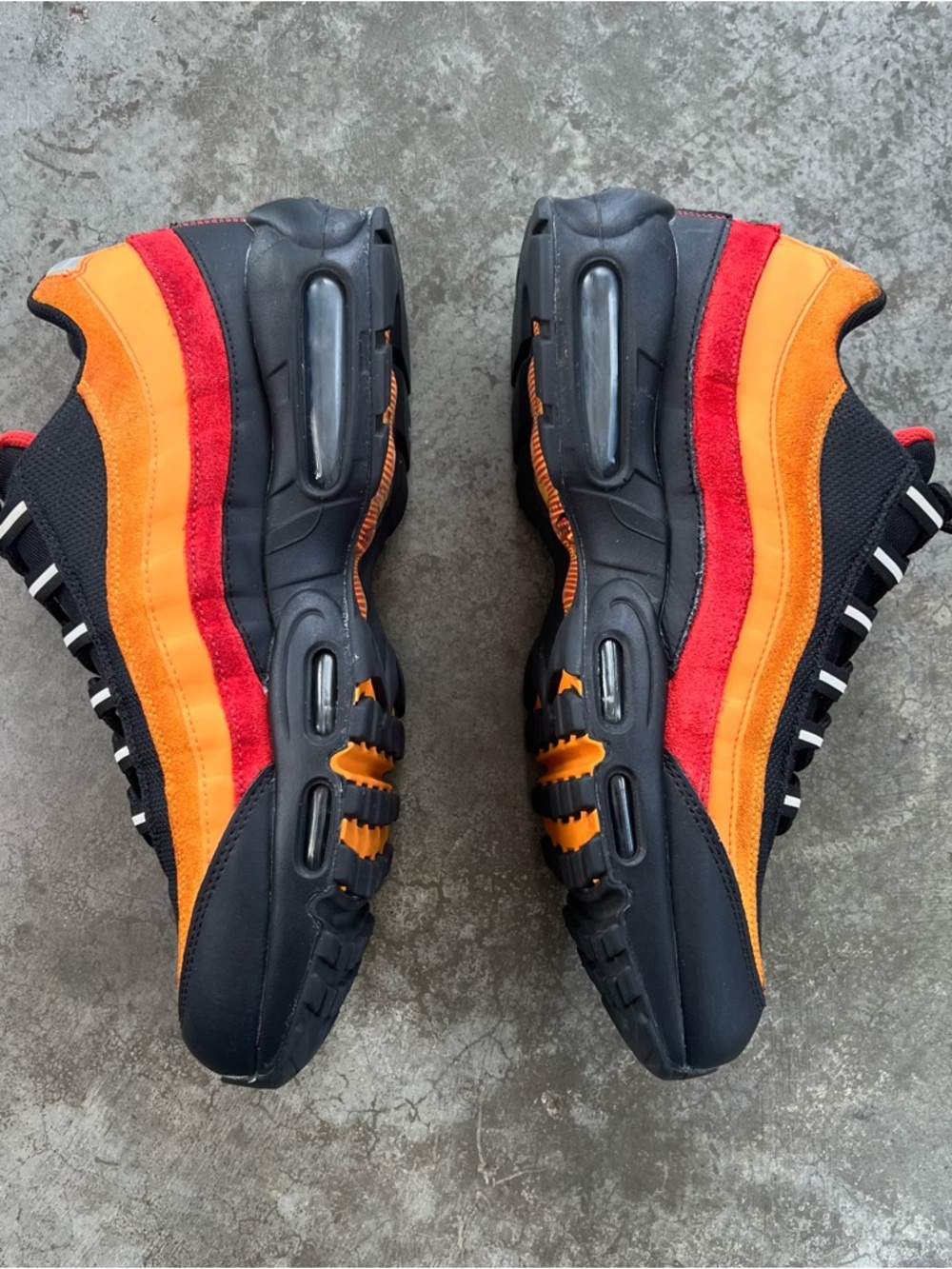 Nike Air Max 95 University Gold Red Size 12 Suede Retro Streetwear - Picture 2 of 8
